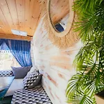 Campervans Κάμπινγκ
