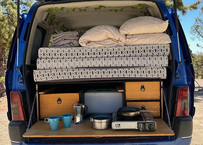 Campervans مكان تخييم *