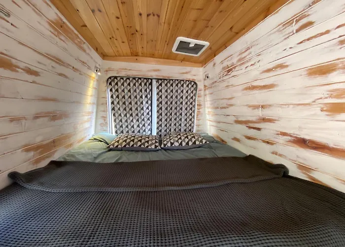 Campervans مكان تخييم *